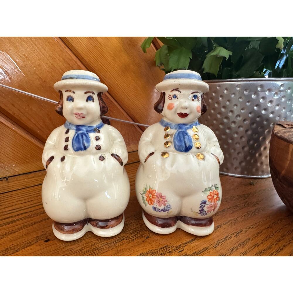 Vintage 1940s–1950s Shawnee Dutch Boy Girl Salt Pepper Shakers
